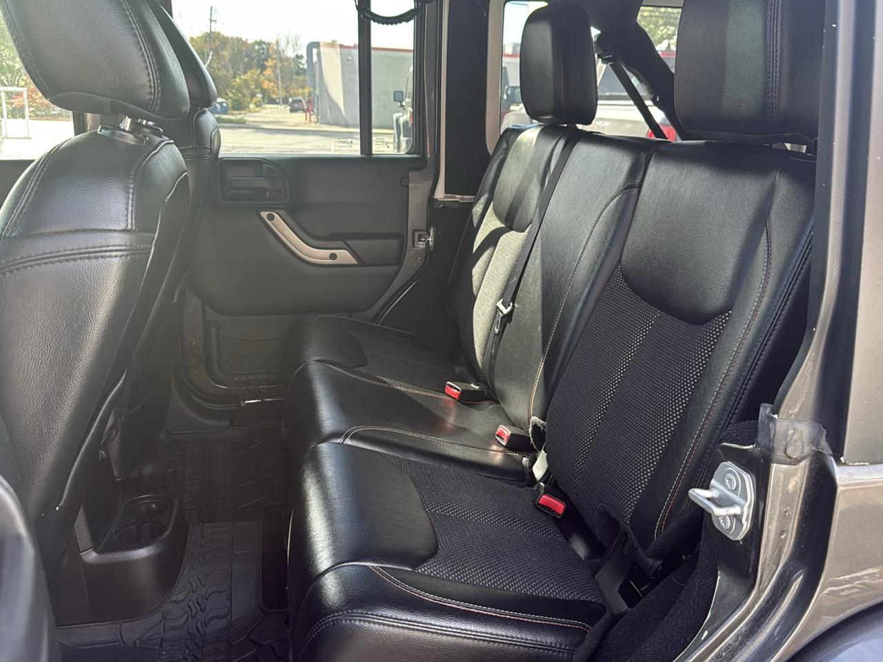 Jeep Wrangler 4WD 4dr Unlimited Sahara 2016