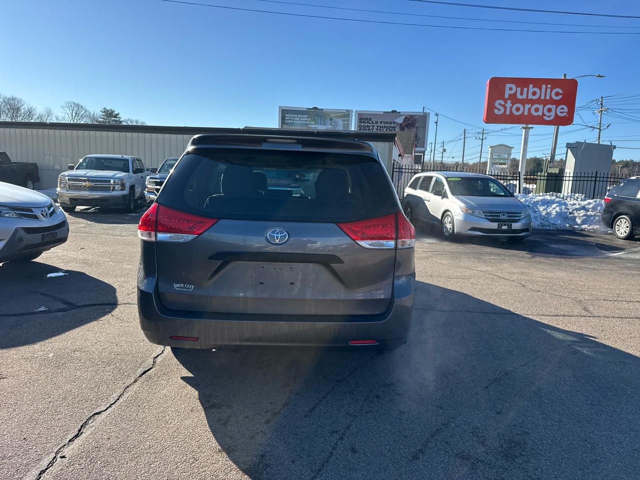 Toyota Sienna FWD 7-Passenger V6 2012