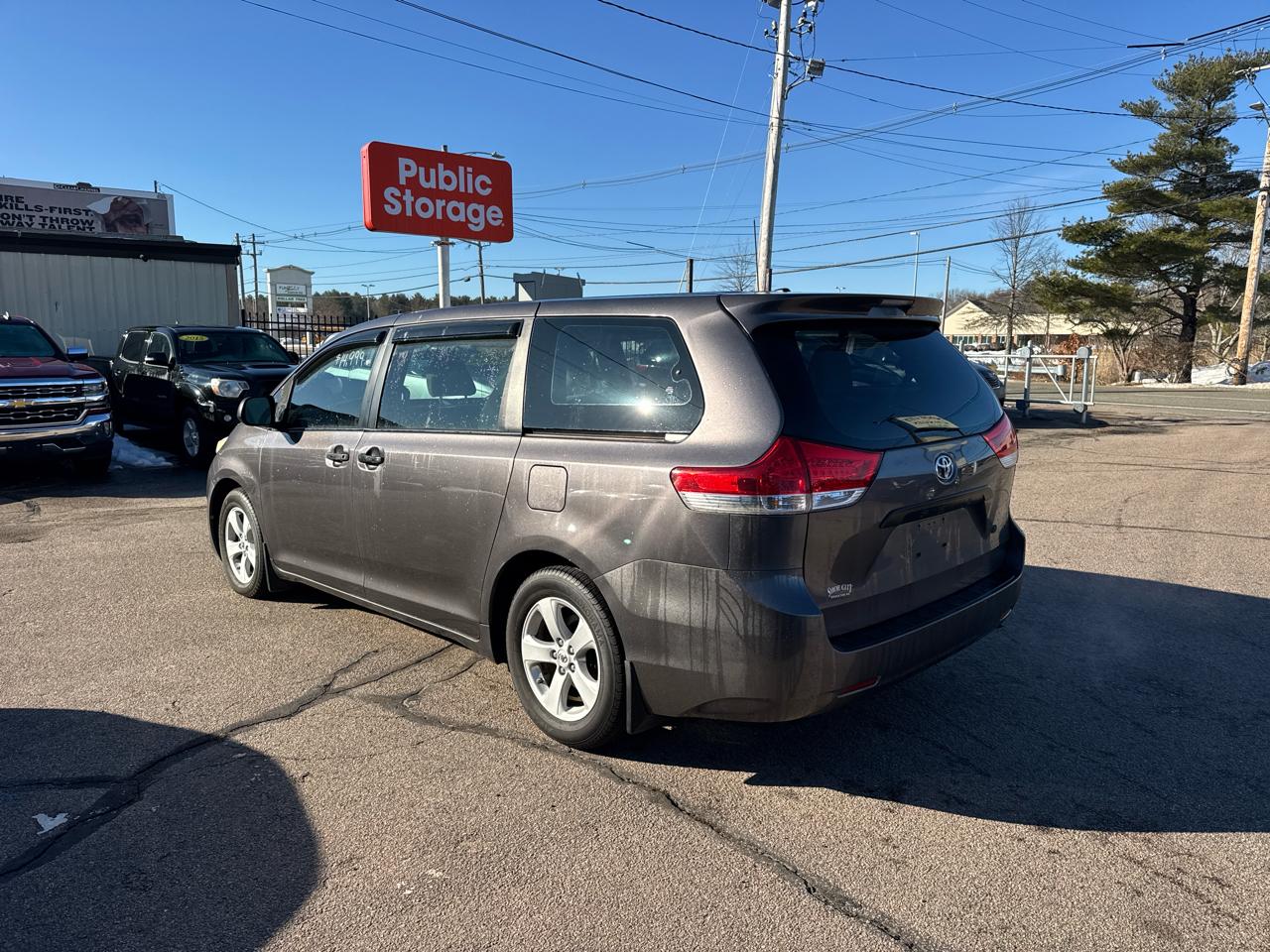 Toyota Sienna FWD 7-Passenger V6 2012