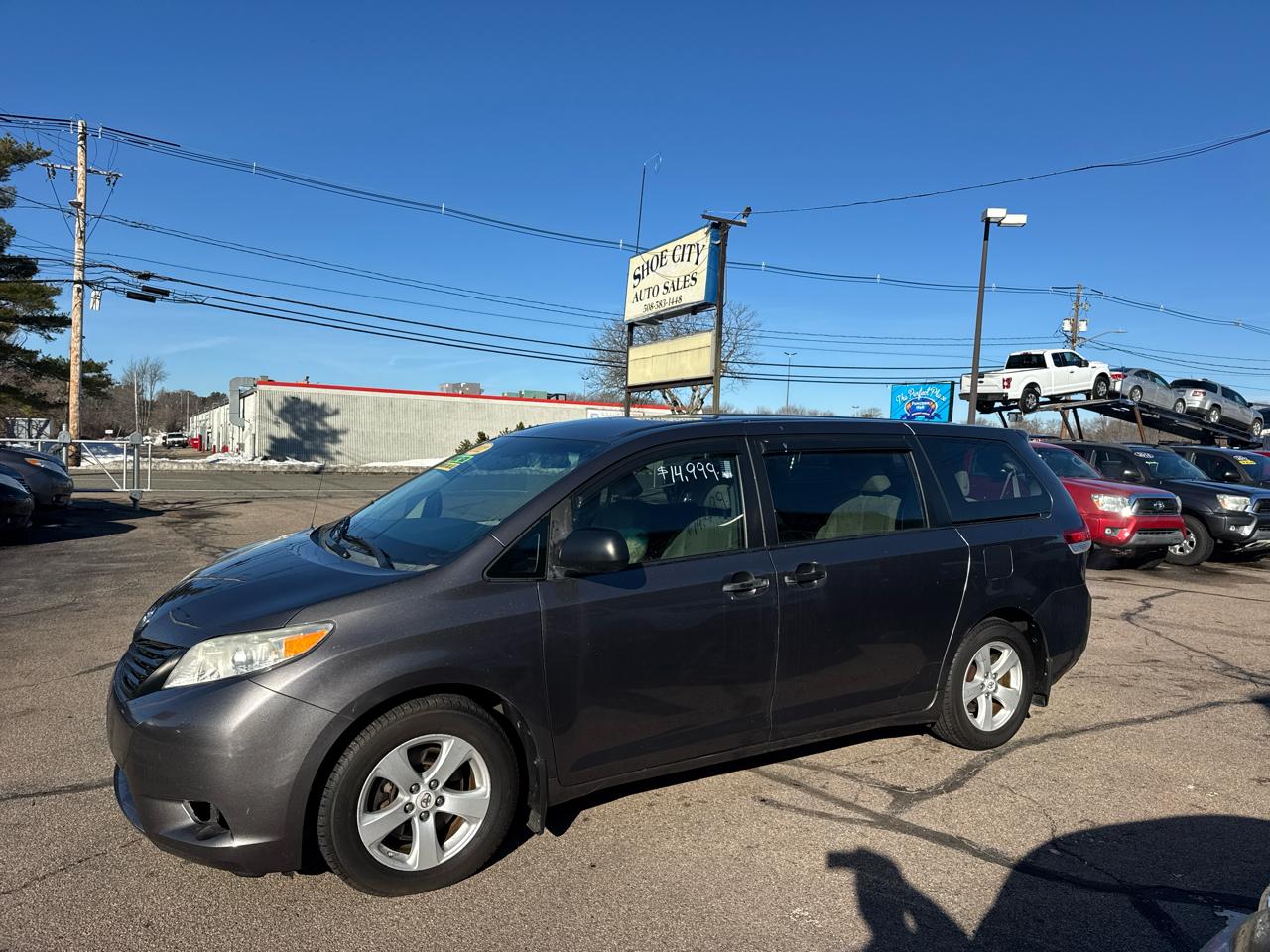 Toyota Sienna FWD 7-Passenger V6 2012