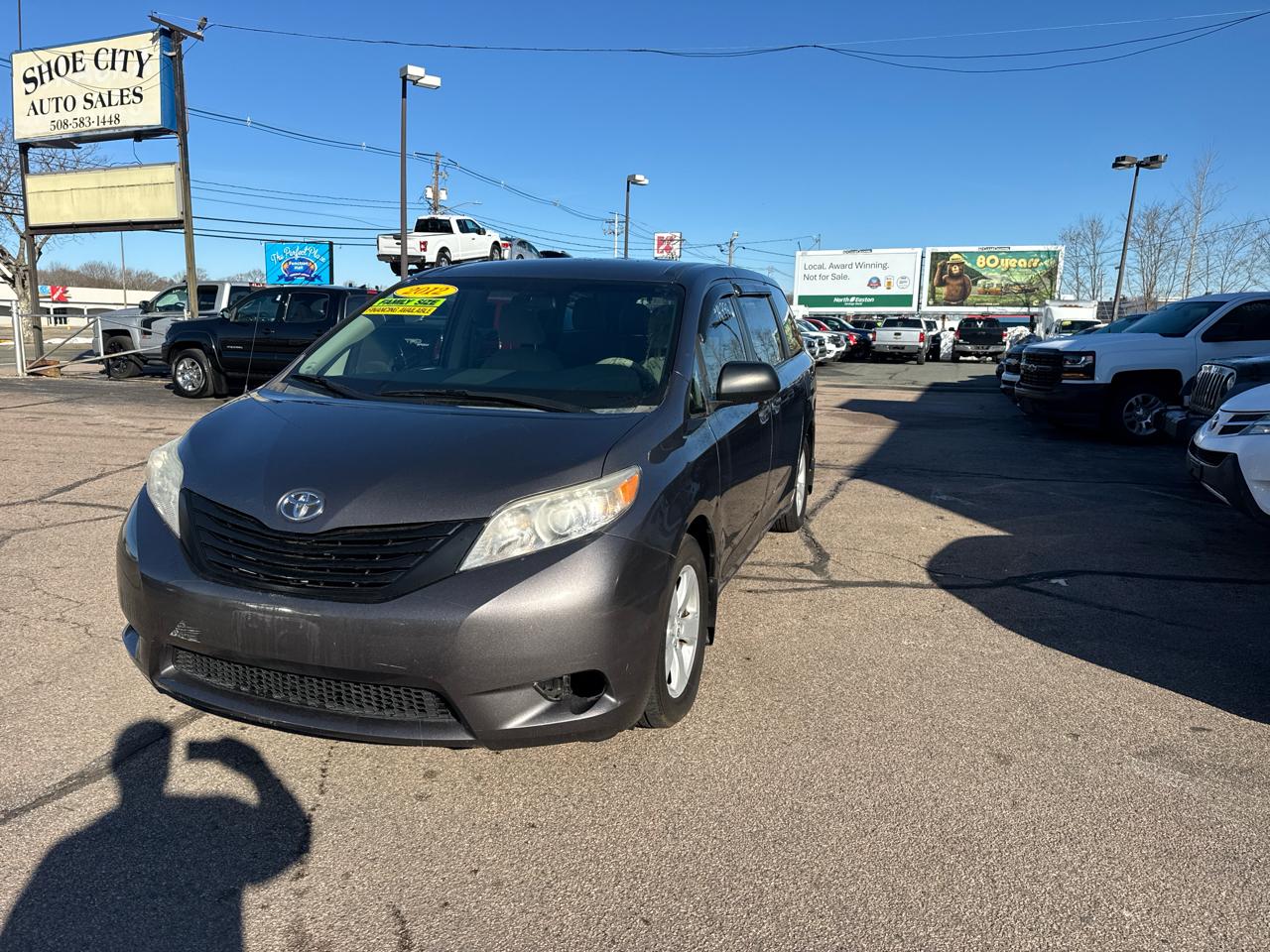 Toyota Sienna FWD 7-Passenger V6 2012