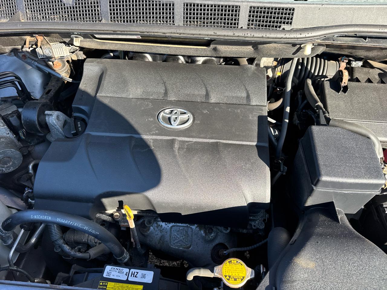 Toyota Sienna FWD 7-Passenger V6 2012