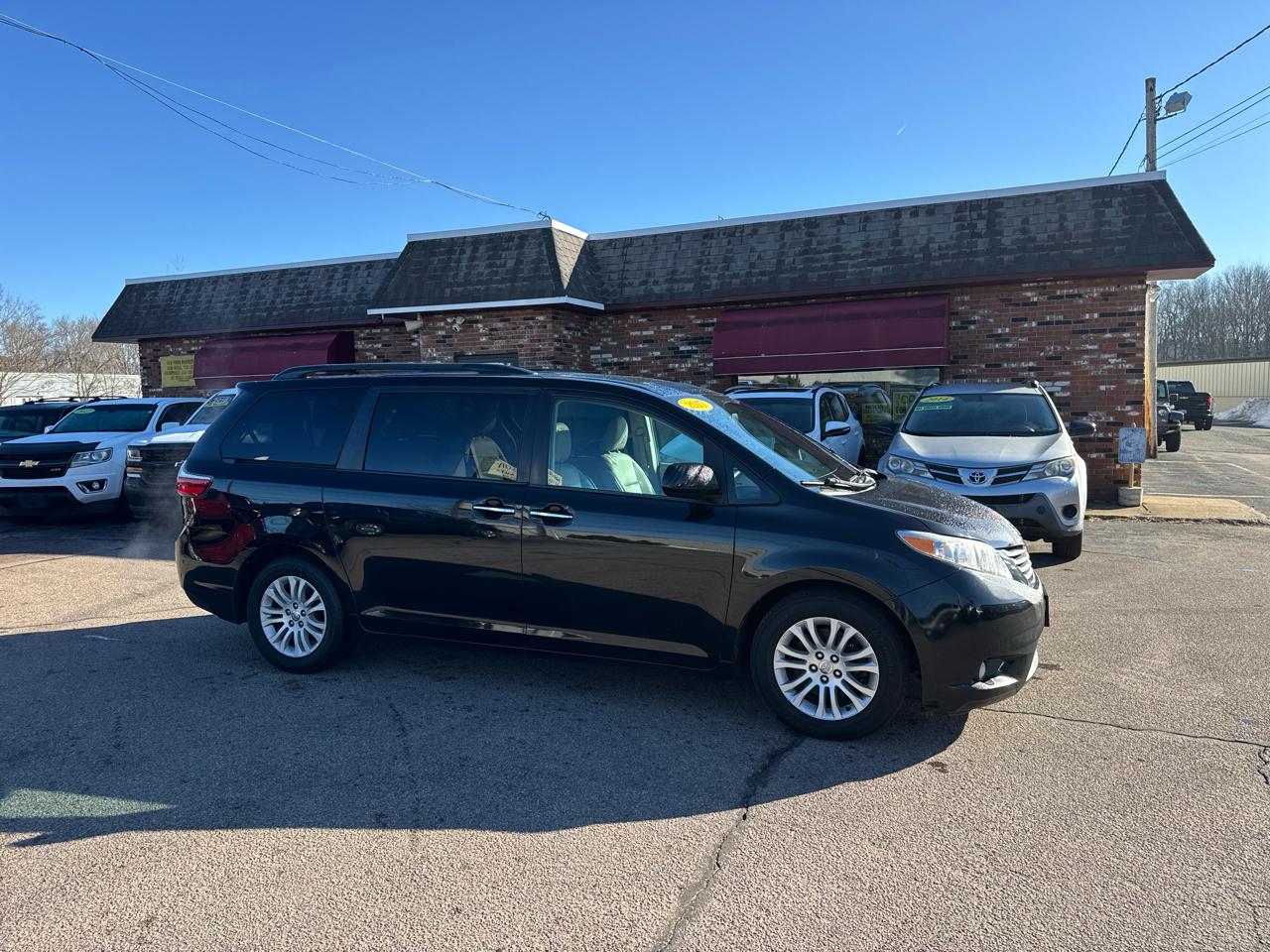 Toyota Sienna Limited Premium 7-Passenger 2017