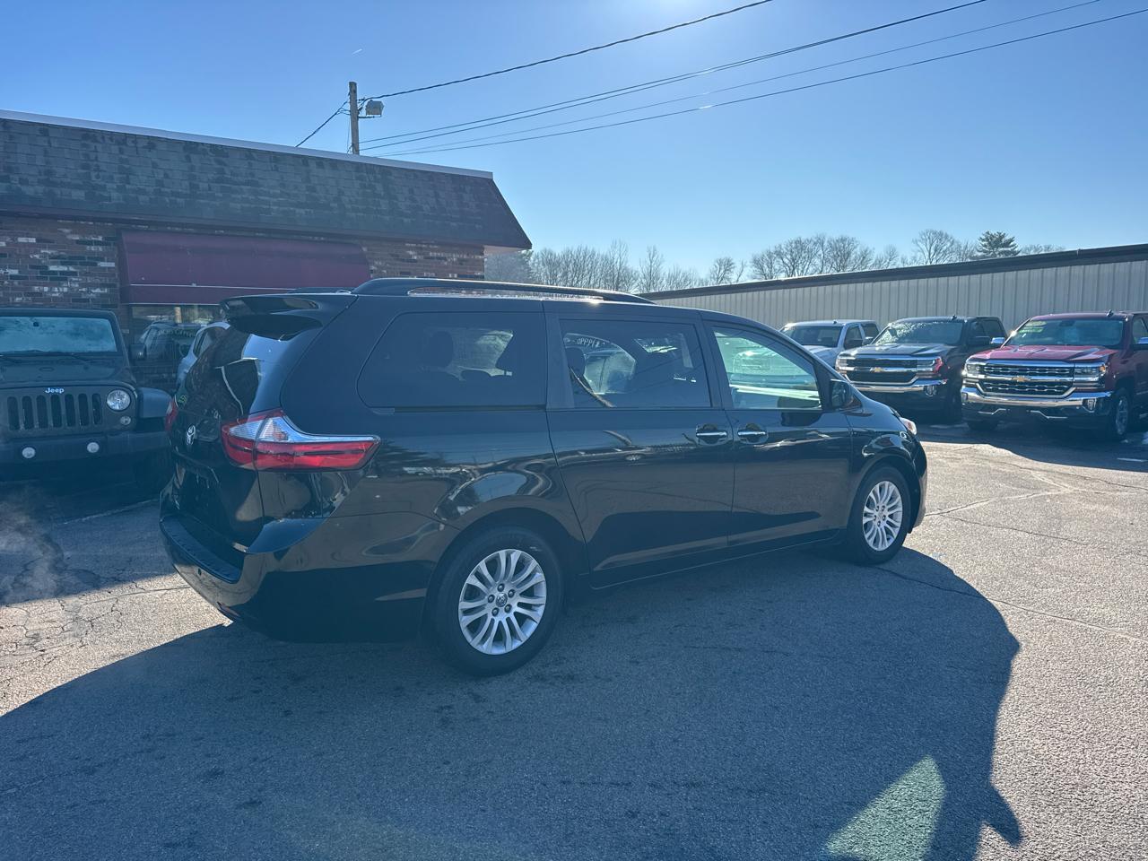 Toyota Sienna Limited Premium 7-Passenger 2017
