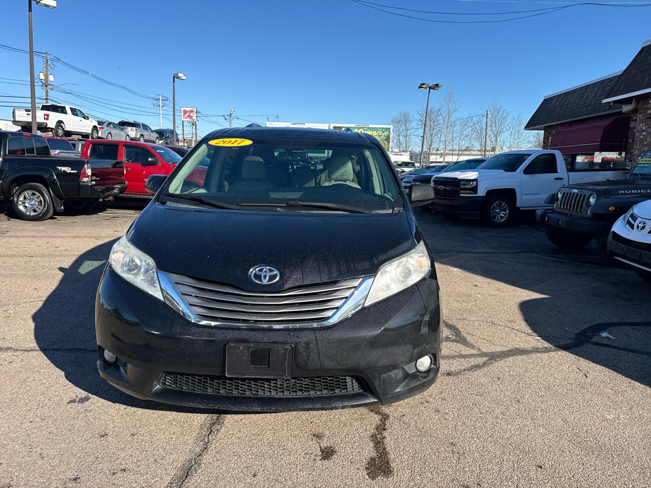 Toyota Sienna Limited Premium 7-Passenger 2017