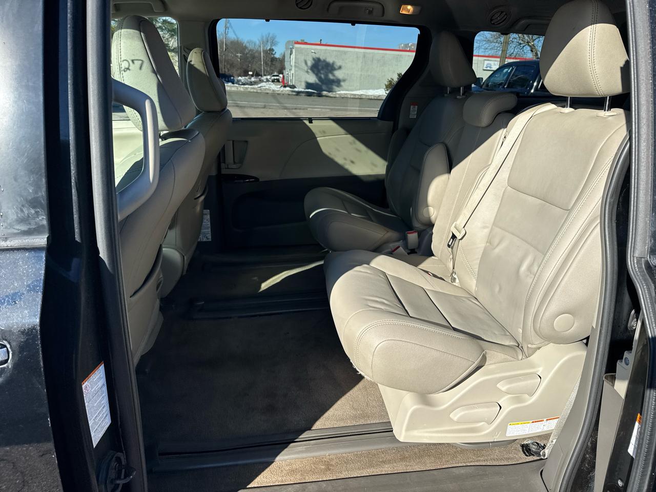 Toyota Sienna Limited Premium 7-Passenger 2017