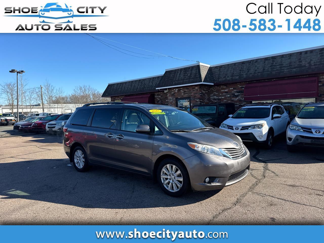 Toyota Sienna XLE 7-Passenger AWD 2017