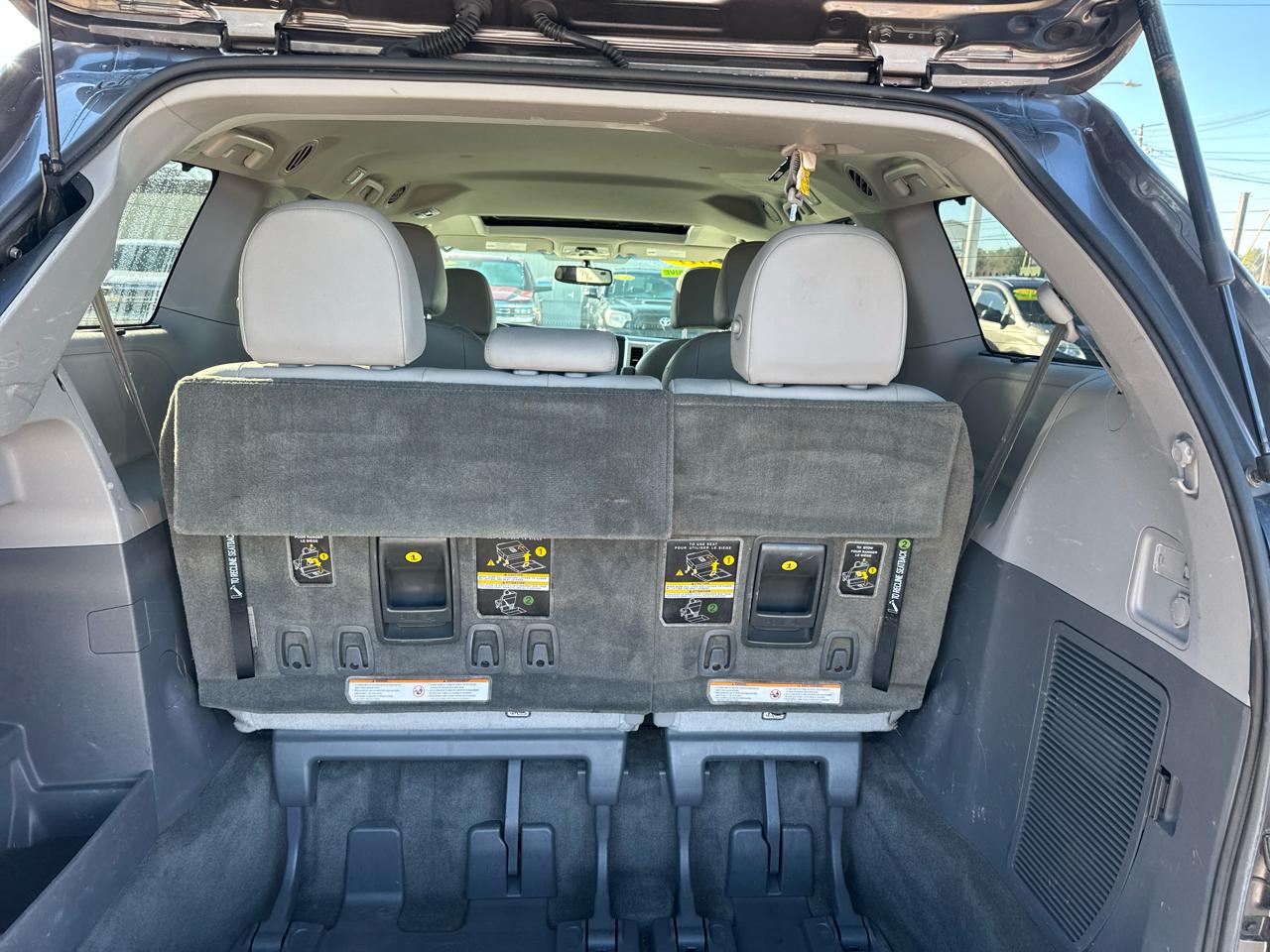 Toyota Sienna XLE 7-Passenger AWD 2017