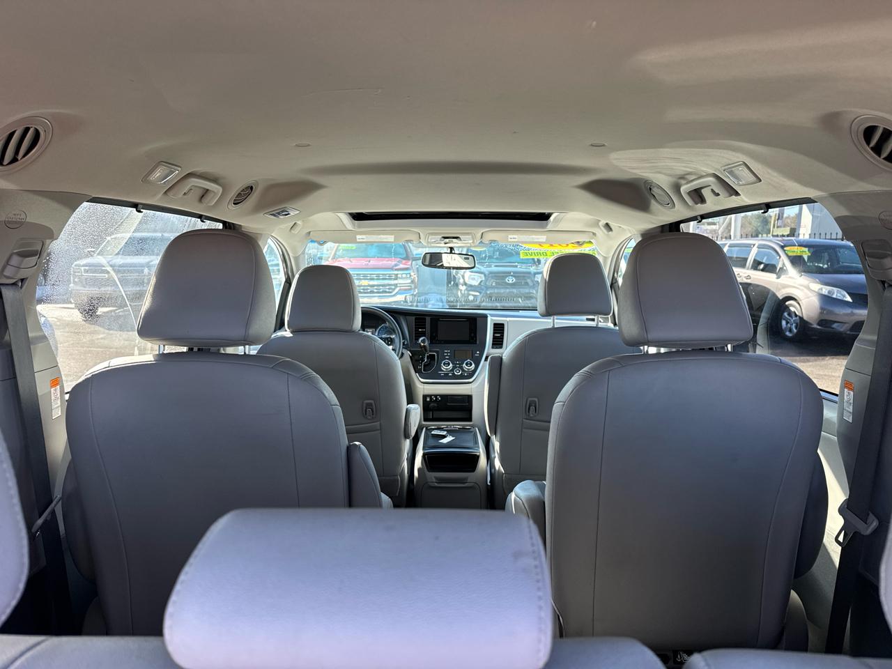 Toyota Sienna XLE 7-Passenger AWD 2017