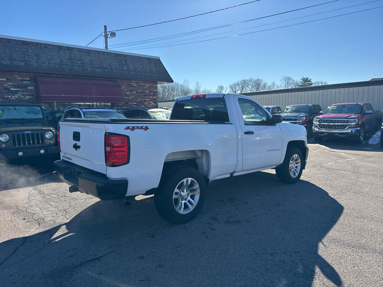 Chevrolet Silverado 1500 4WD Reg Cab 133.0" LS 2018