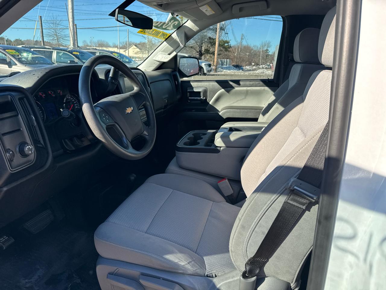 Chevrolet Silverado 1500 4WD Reg Cab 133.0" LS 2018