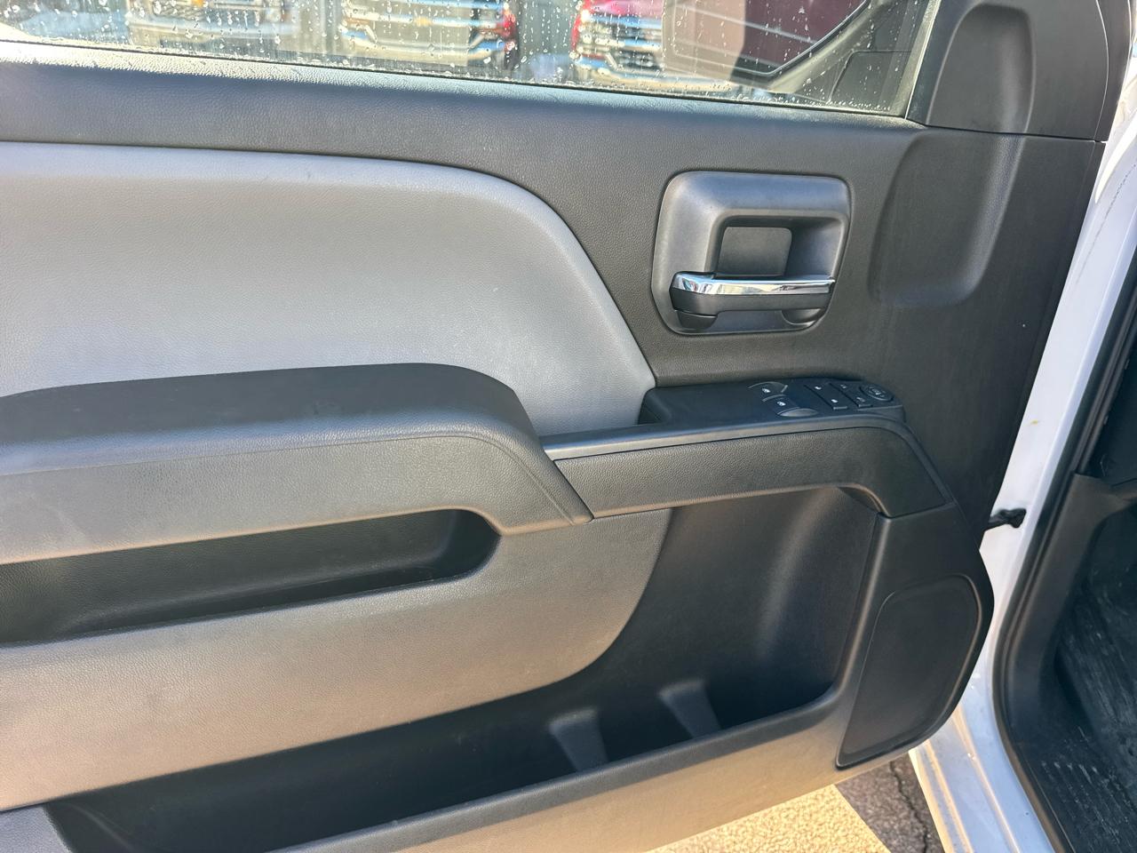 Chevrolet Silverado 1500 4WD Reg Cab 133.0" LS 2018