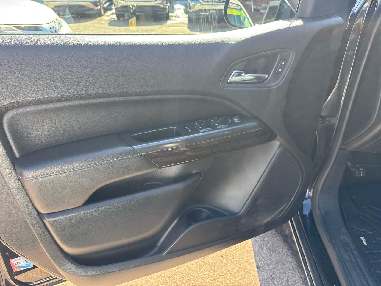 GMC Canyon 4WD Crew Cab 140.5" SLT 2015