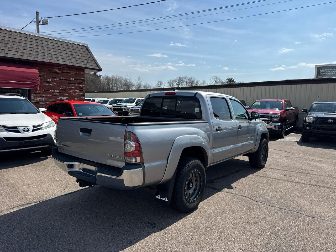 Toyota Tacoma 4WD Double Cab V6 AT SR5 (Natl) 2015