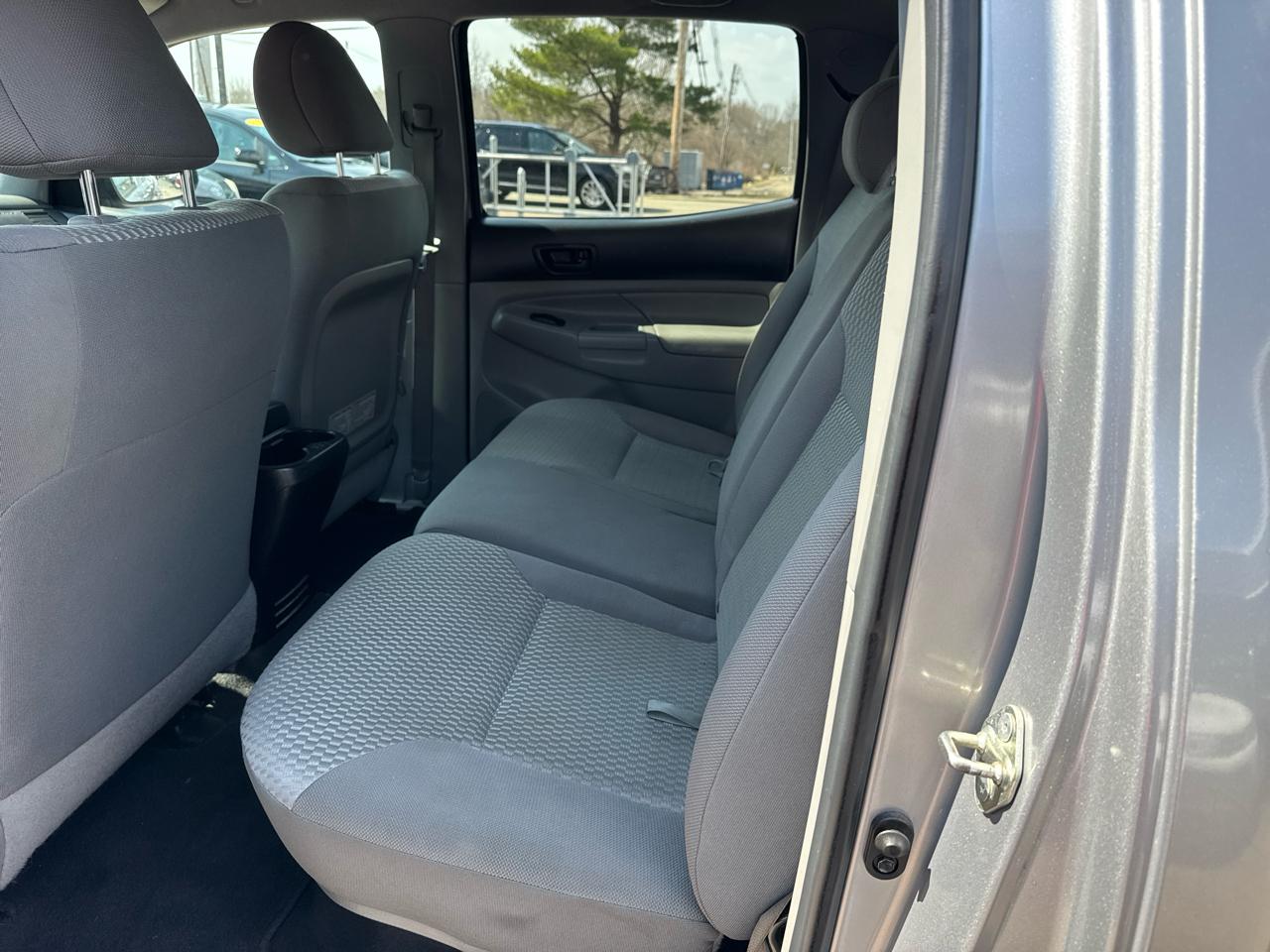 Toyota Tacoma 4WD Double Cab V6 AT SR5 (Natl) 2015