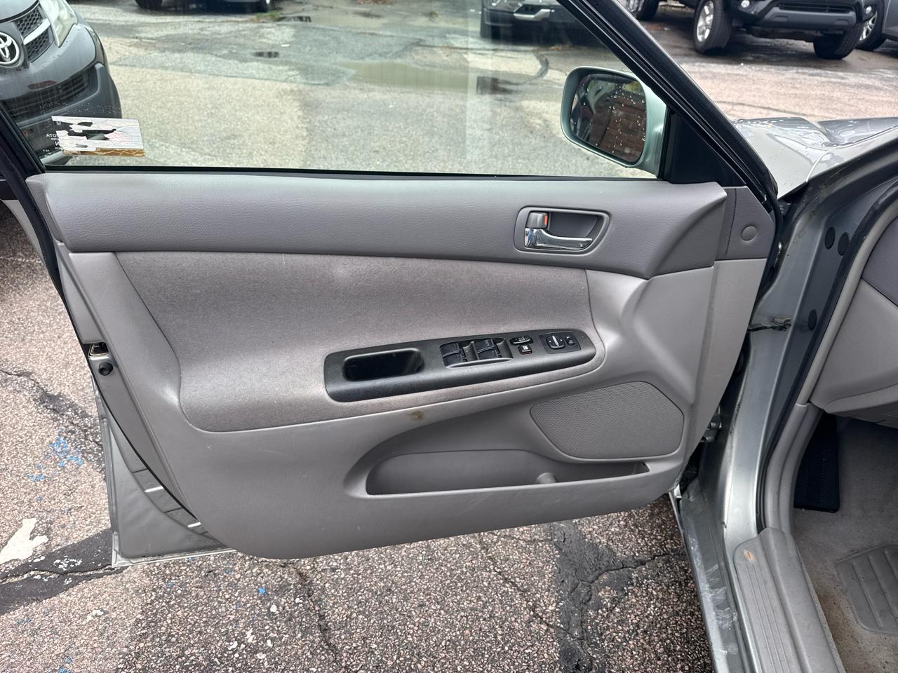 Toyota Camry LE 2005