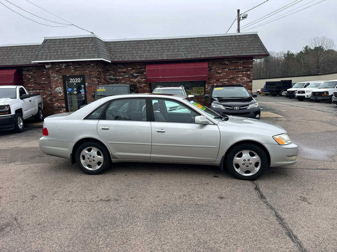 Toyota Avalon 4dr Sdn XLS w/Bucket Seats (Natl) 2004