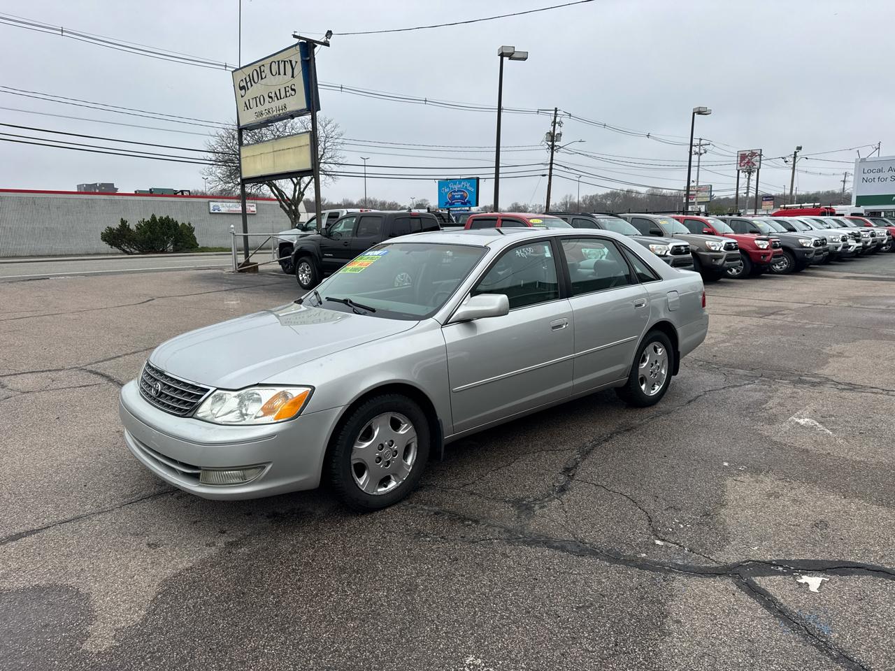 Toyota Avalon 4dr Sdn XLS w/Bucket Seats (Natl) 2004