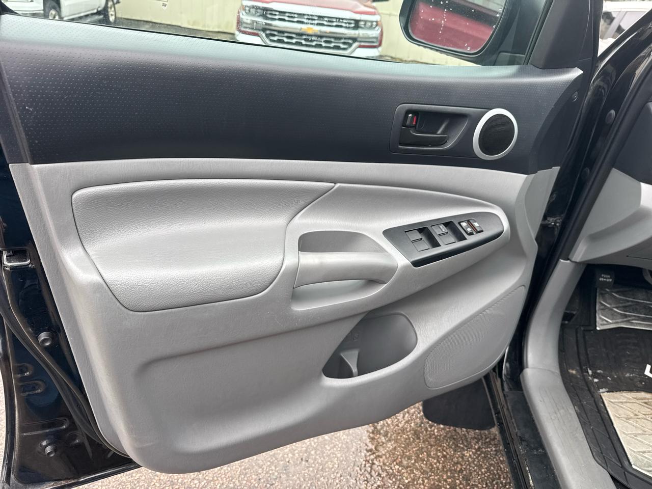 Toyota Tacoma Double Cab V6 5AT 4WD 2014