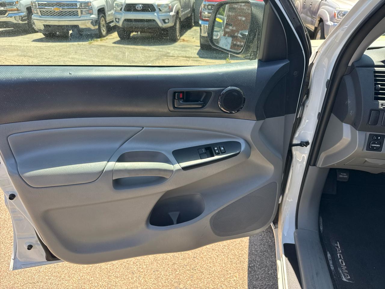 Toyota Tacoma Access Cab I4 4AT 2WD 2015