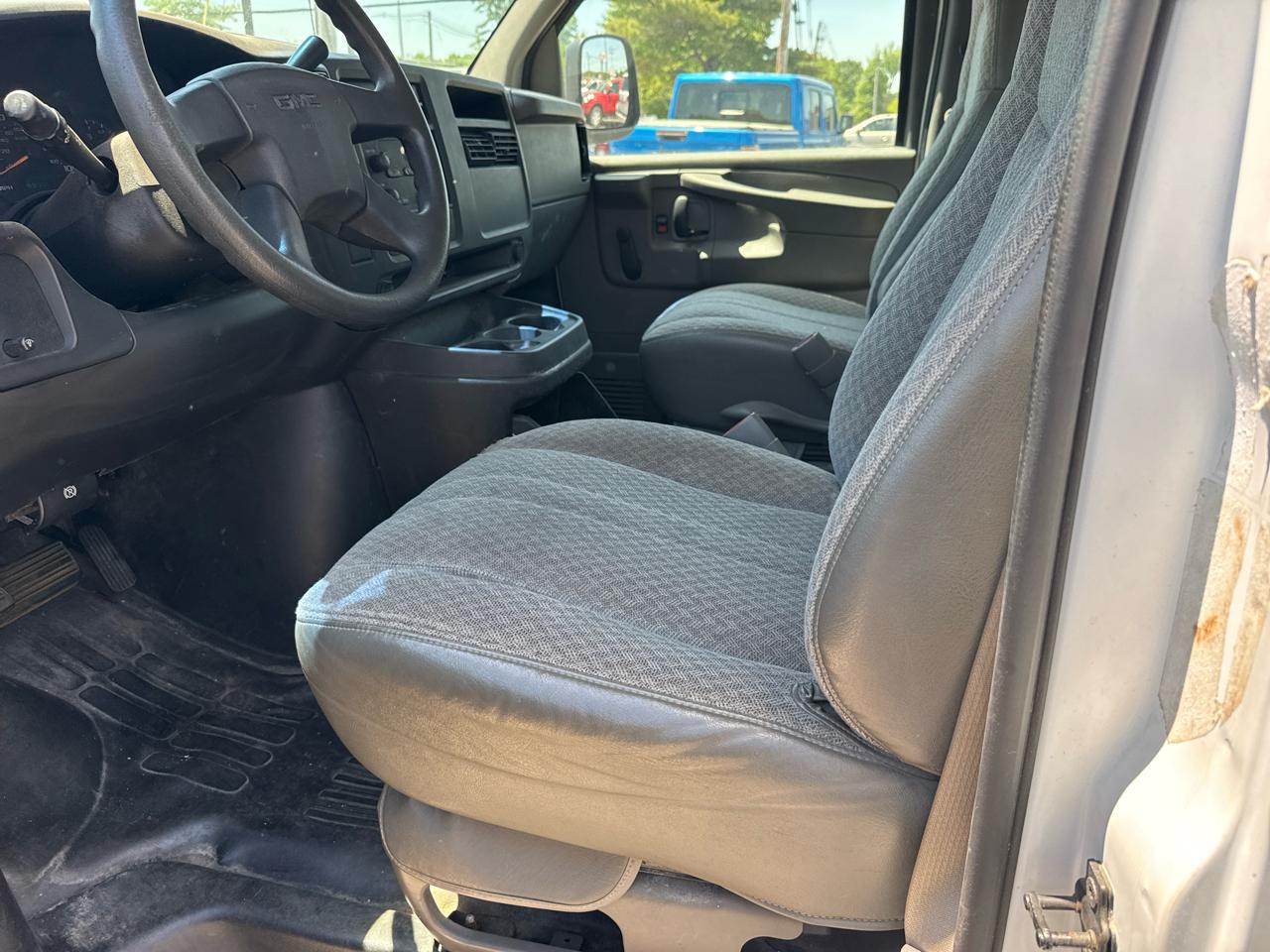 GMC Savana G3500 Cargo 2003