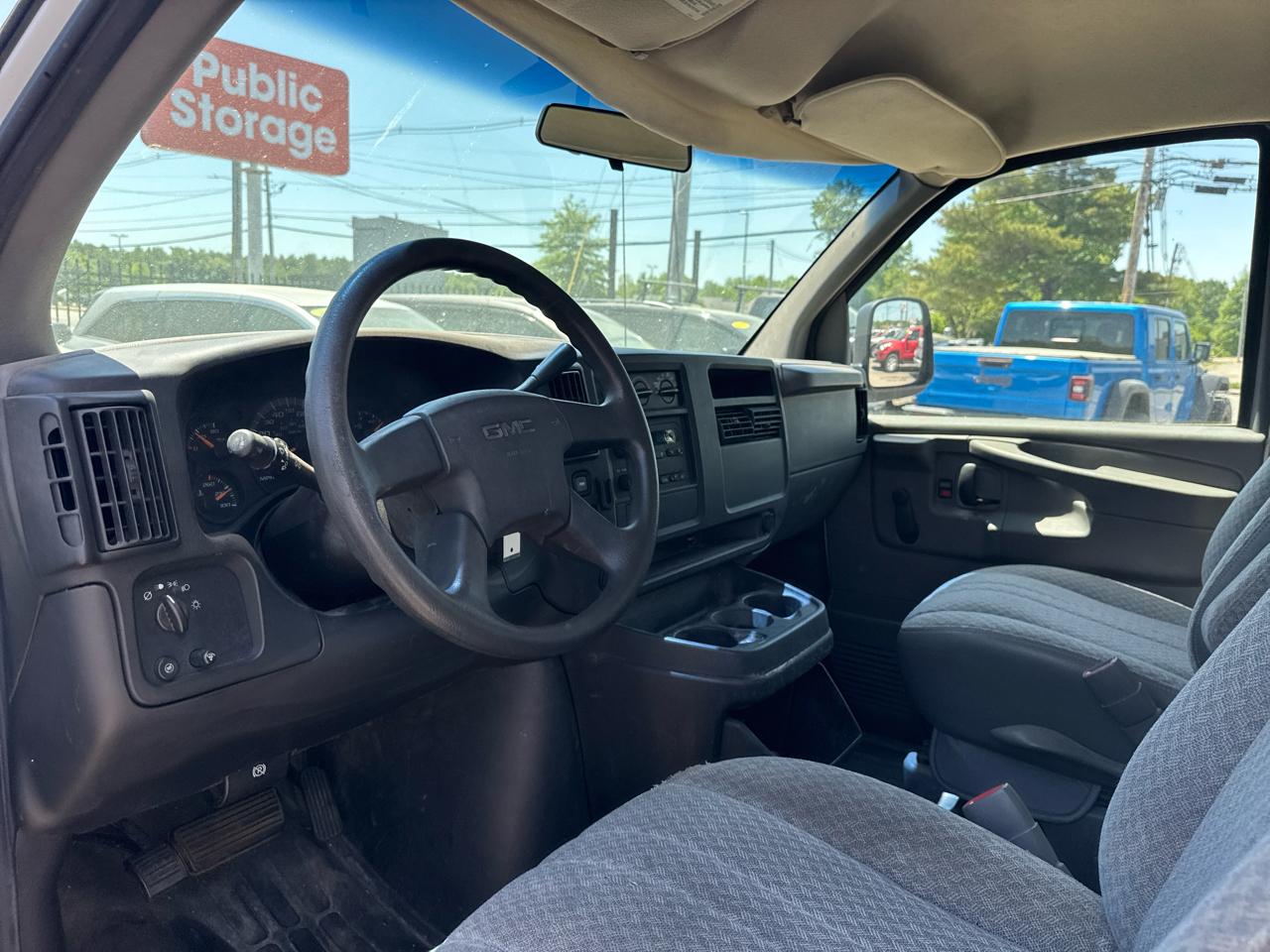 GMC Savana G3500 Cargo 2003