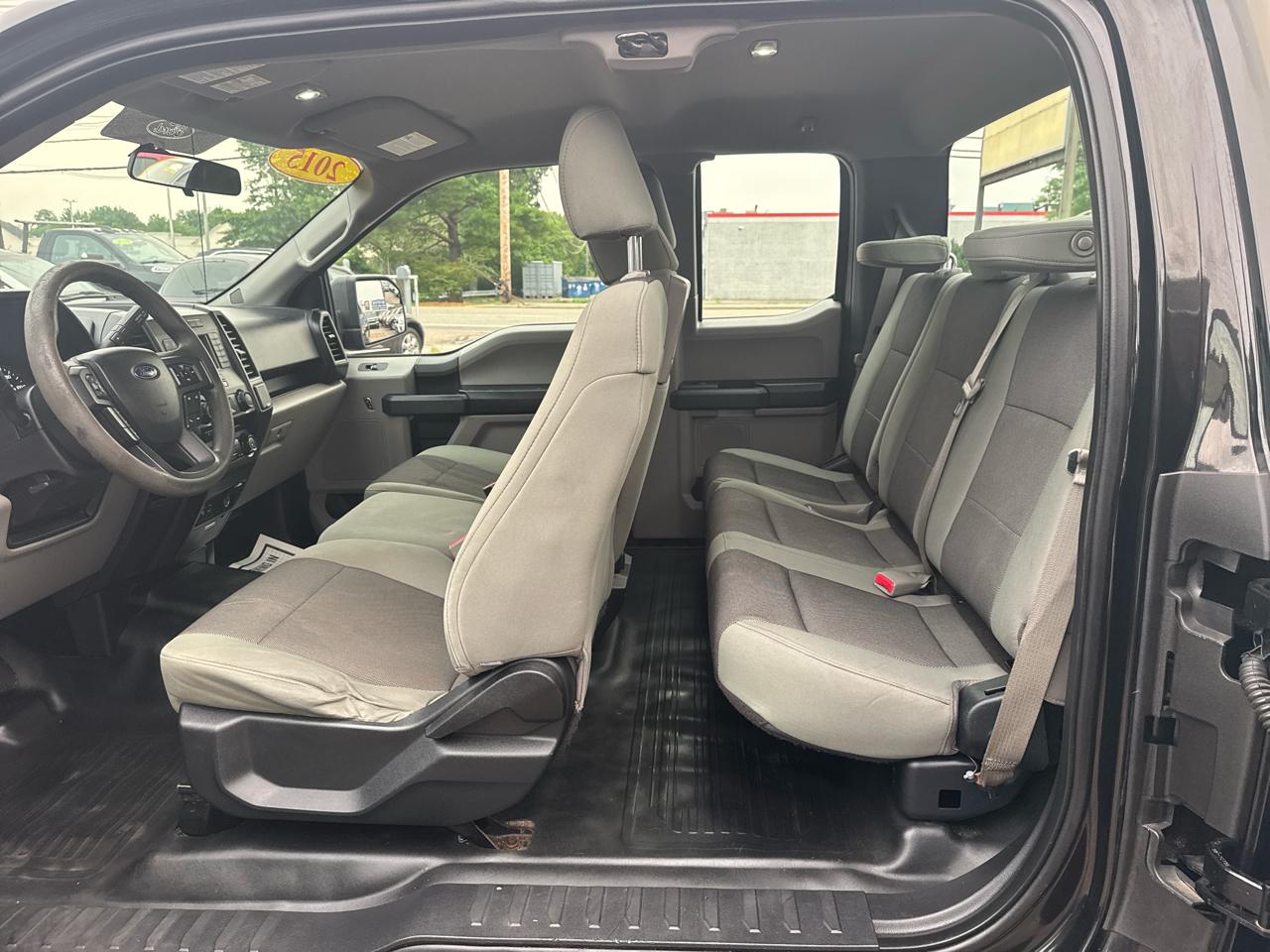 Ford F-150 4WD SuperCab 145" XL 2015