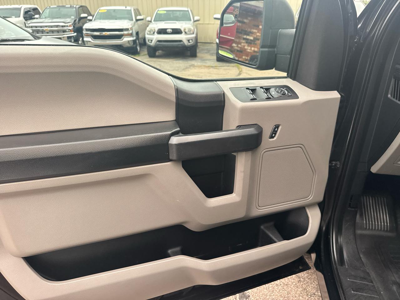 Ford F-150 4WD SuperCab 145" XL 2015