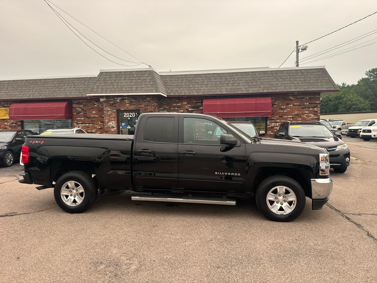 Chevrolet Silverado 1500 4WD Double Cab 143.5" LT w/1LT 2018