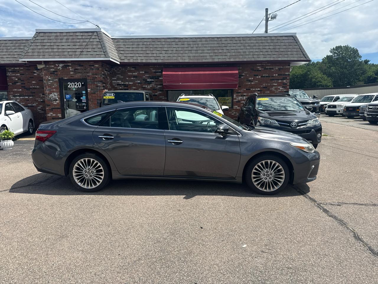 Toyota Avalon XLE 2016