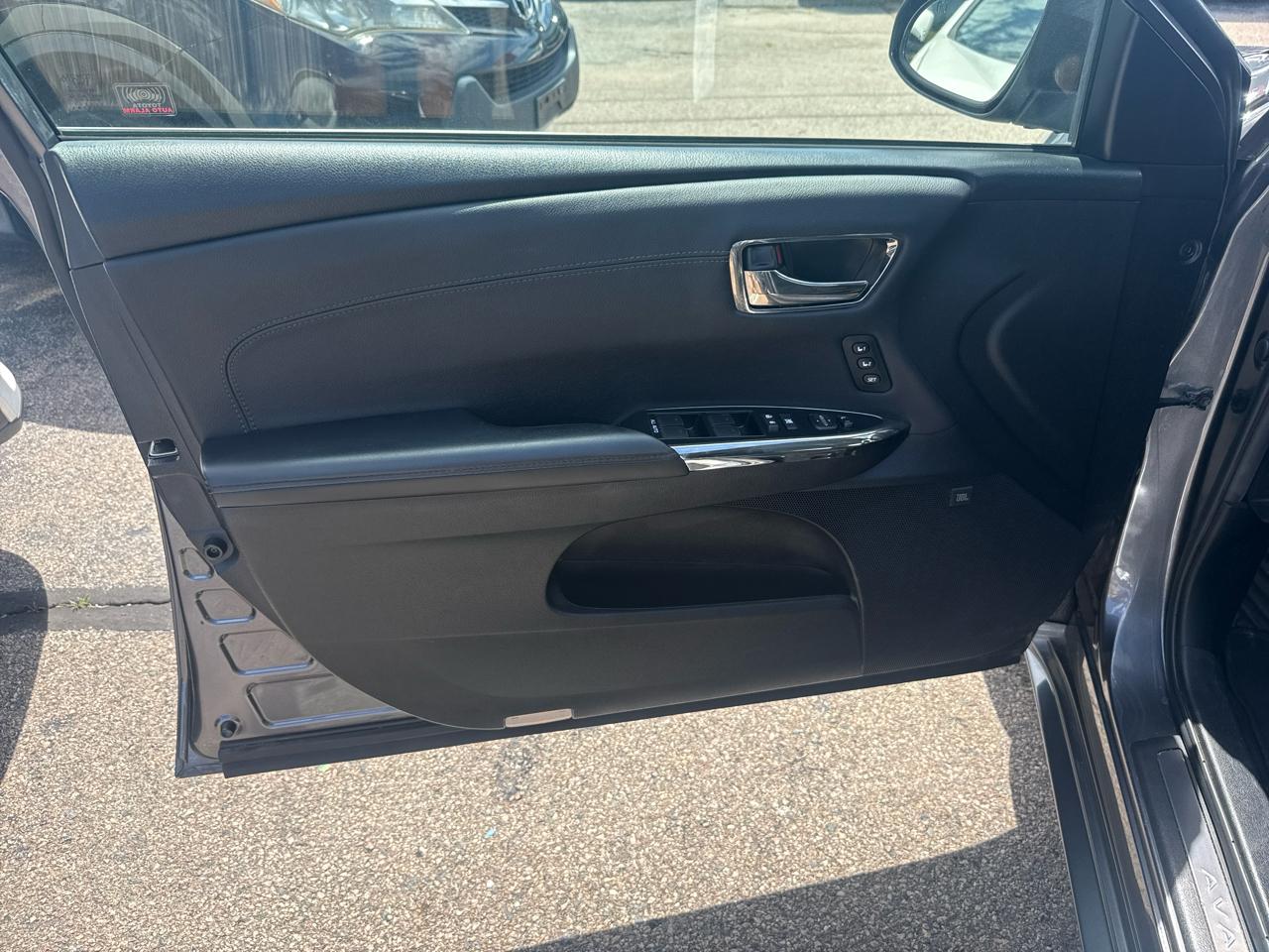 Toyota Avalon XLE 2016