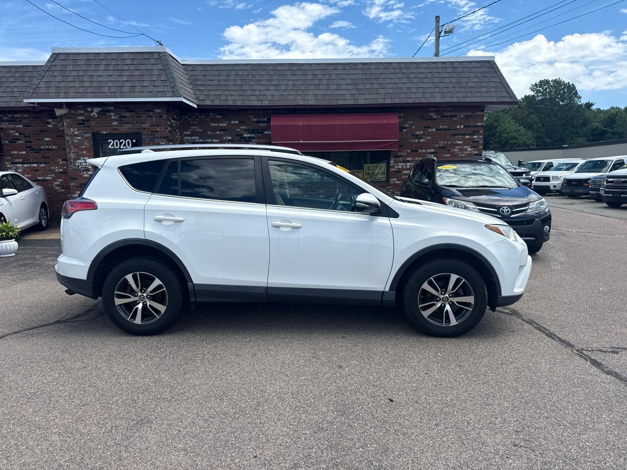 Toyota RAV4 XLE AWD 2017