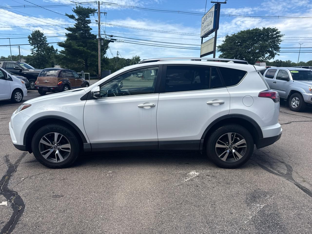 Toyota RAV4 XLE AWD 2017