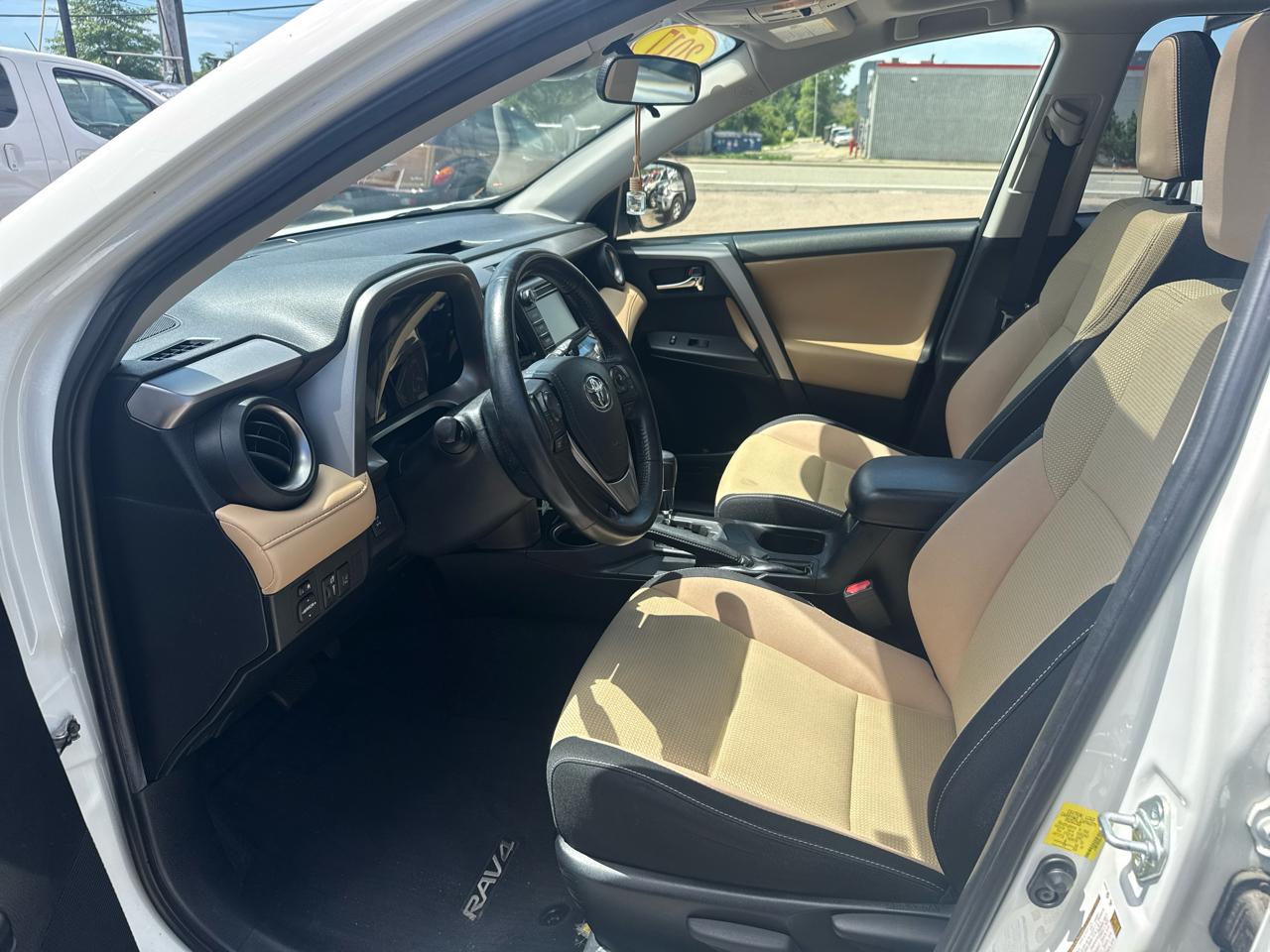 Toyota RAV4 XLE AWD 2017
