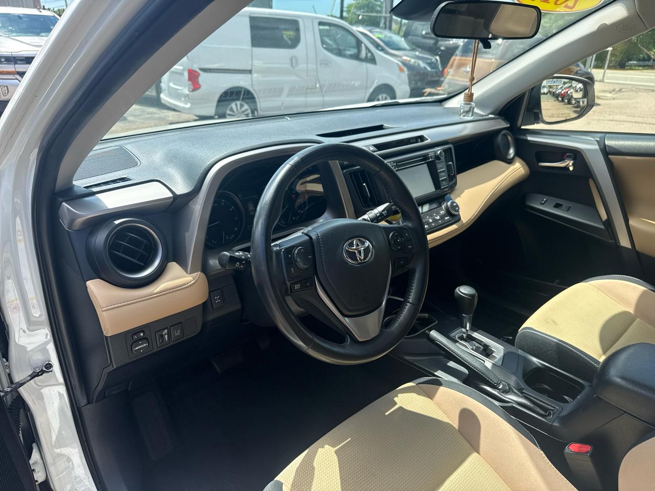 Toyota RAV4 XLE AWD 2017