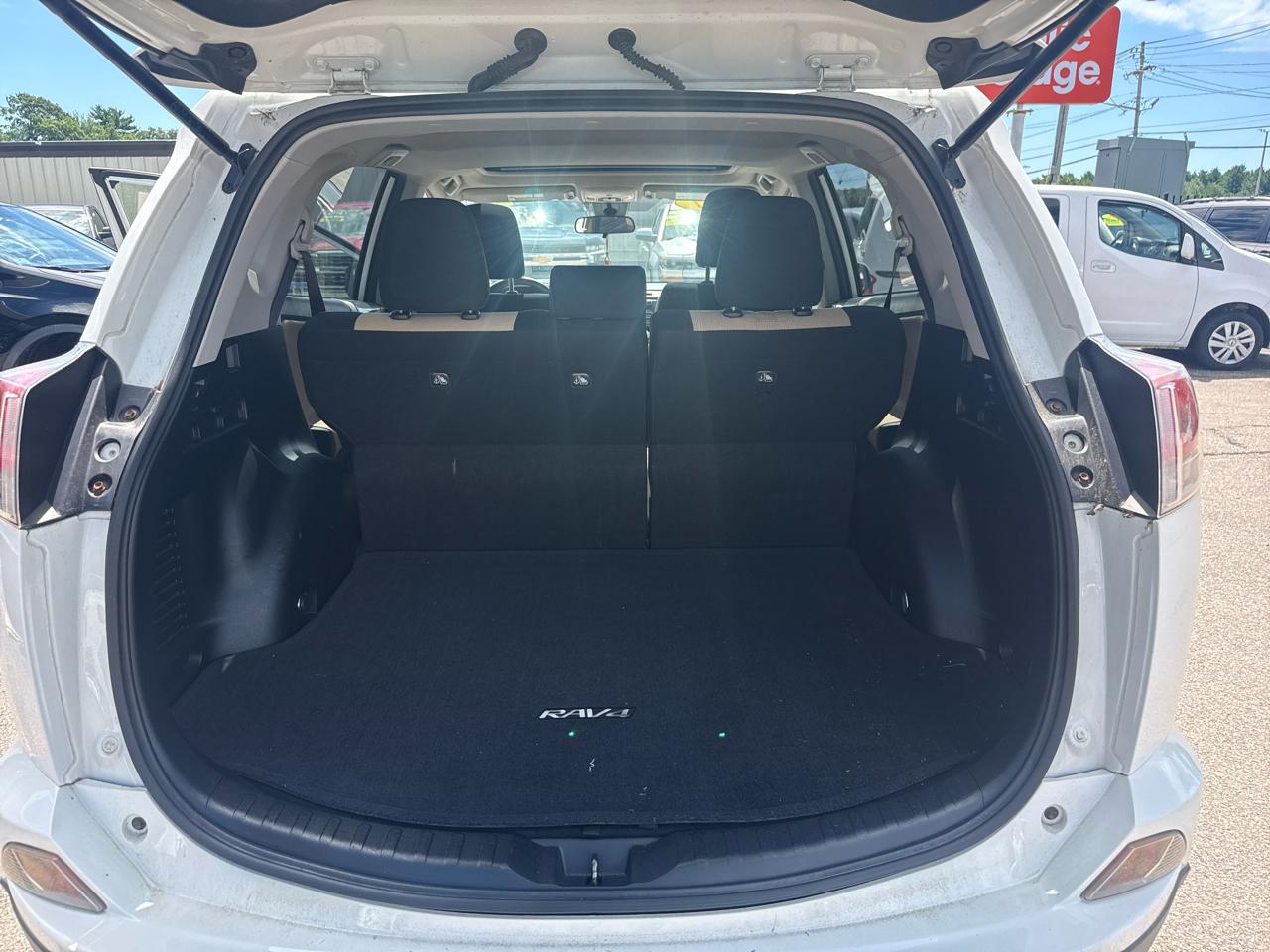 Toyota RAV4 XLE AWD 2017
