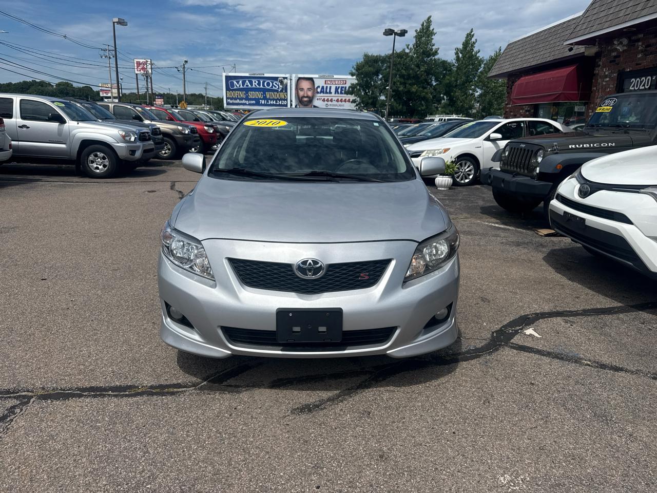 Toyota Corolla Base 5-Speed MT 2010