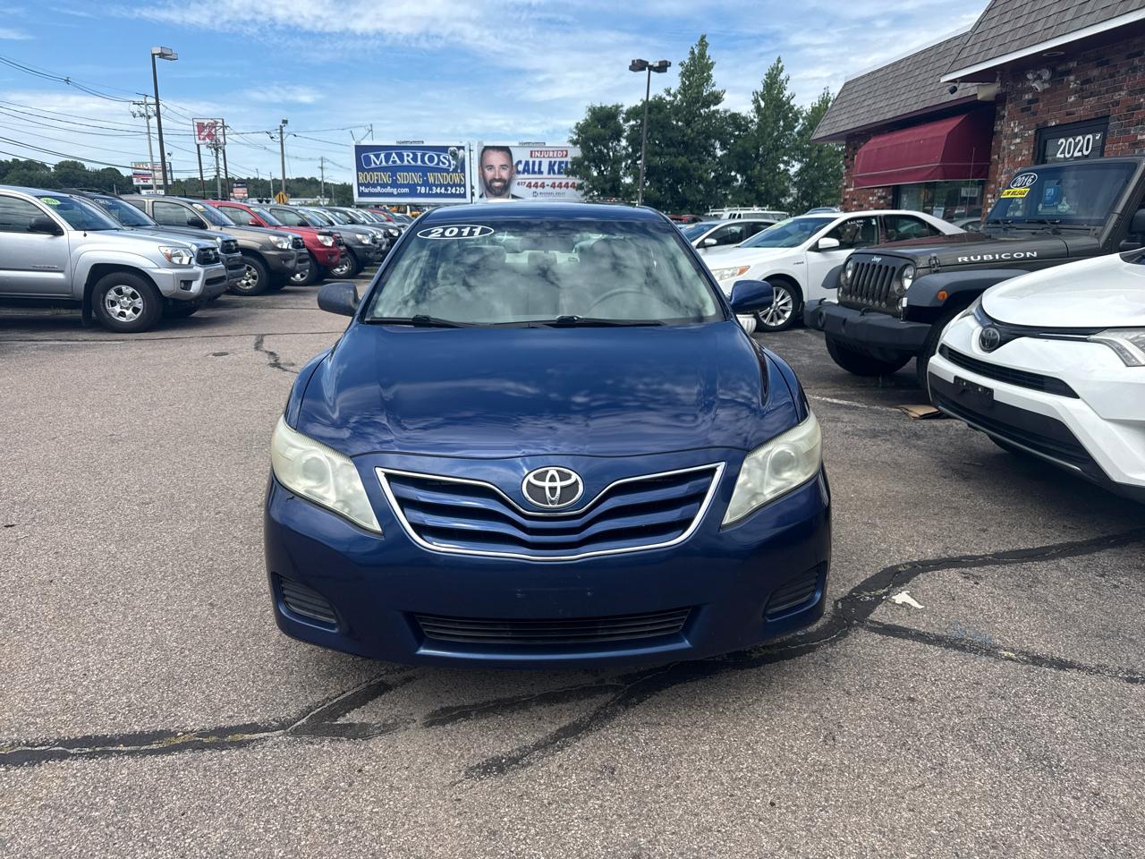Toyota Camry Base 6-Spd AT 2011