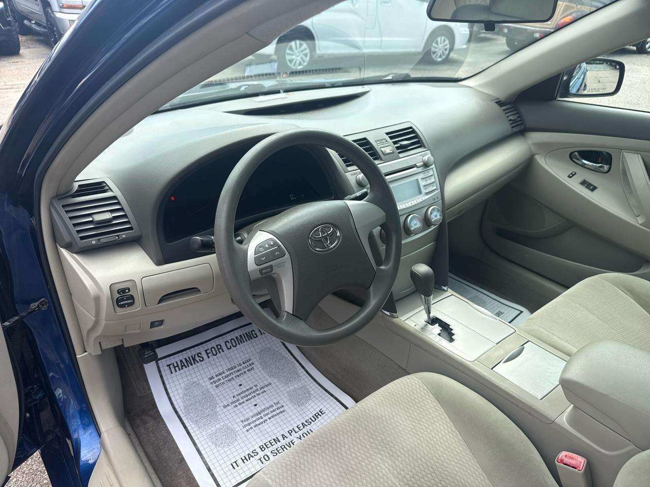 Toyota Camry Base 6-Spd AT 2011