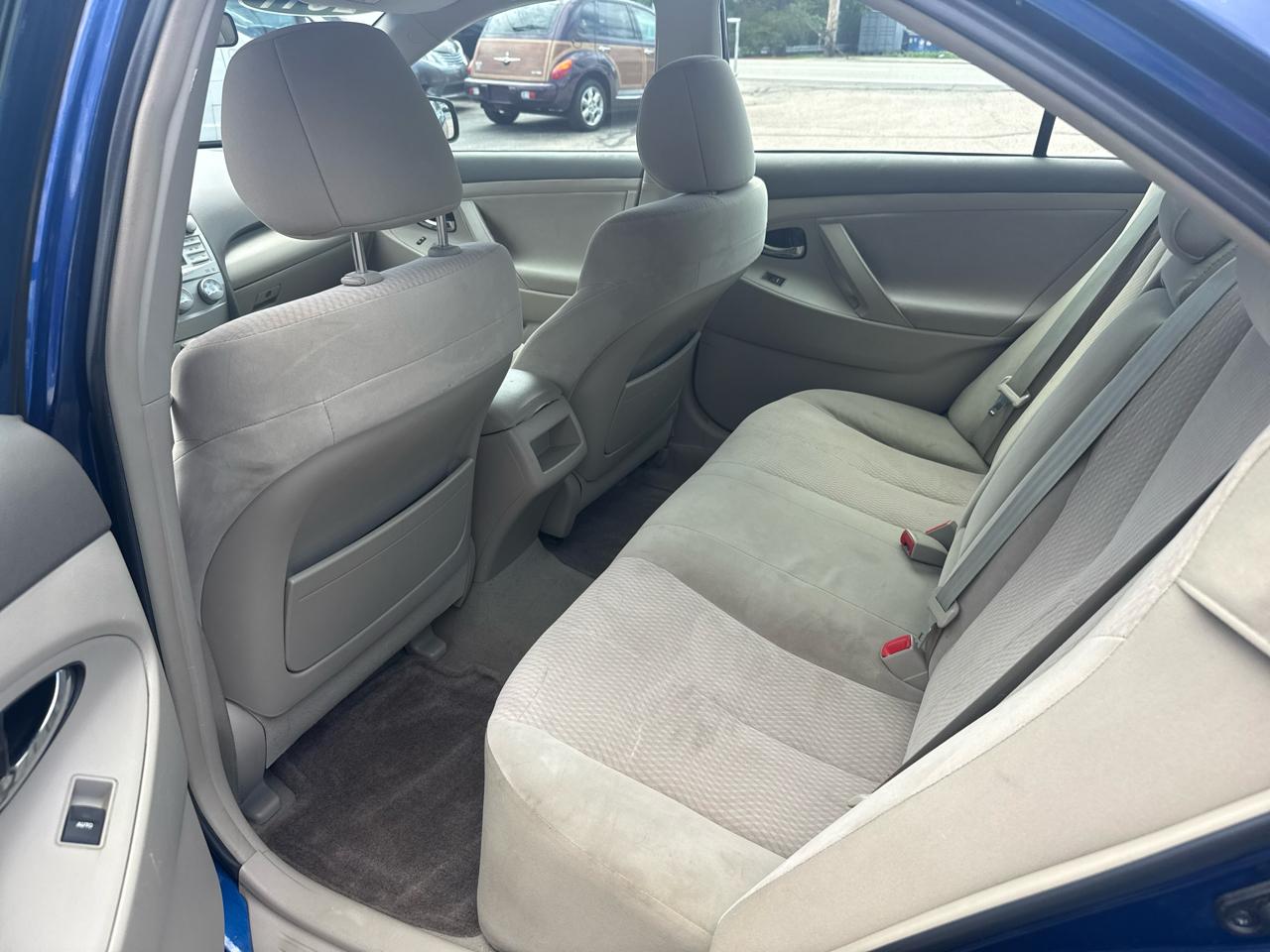 Toyota Camry Base 6-Spd AT 2011