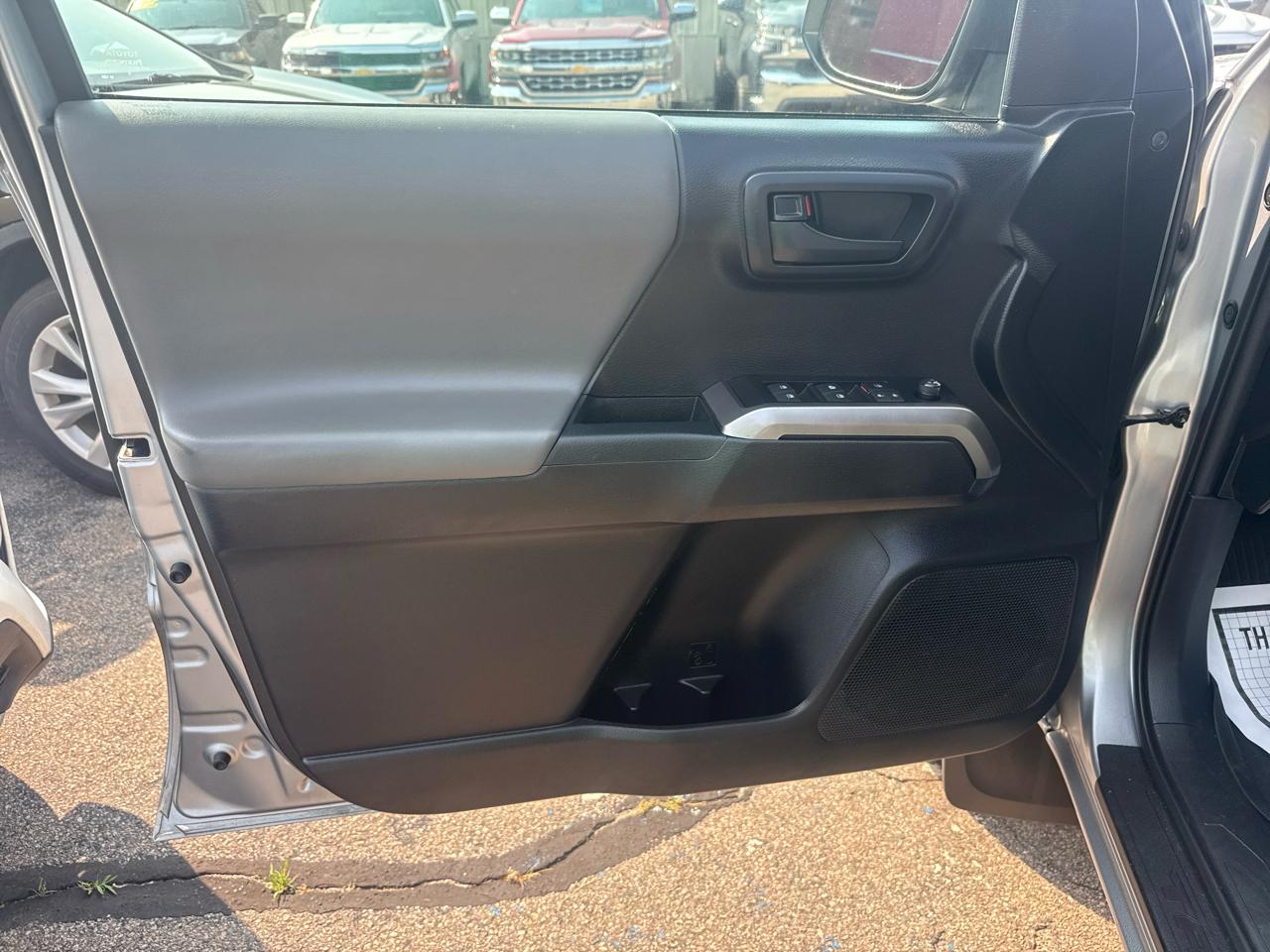 Toyota Tacoma 4WD Double Cab LB V6 AT SR5 (Natl) 2020