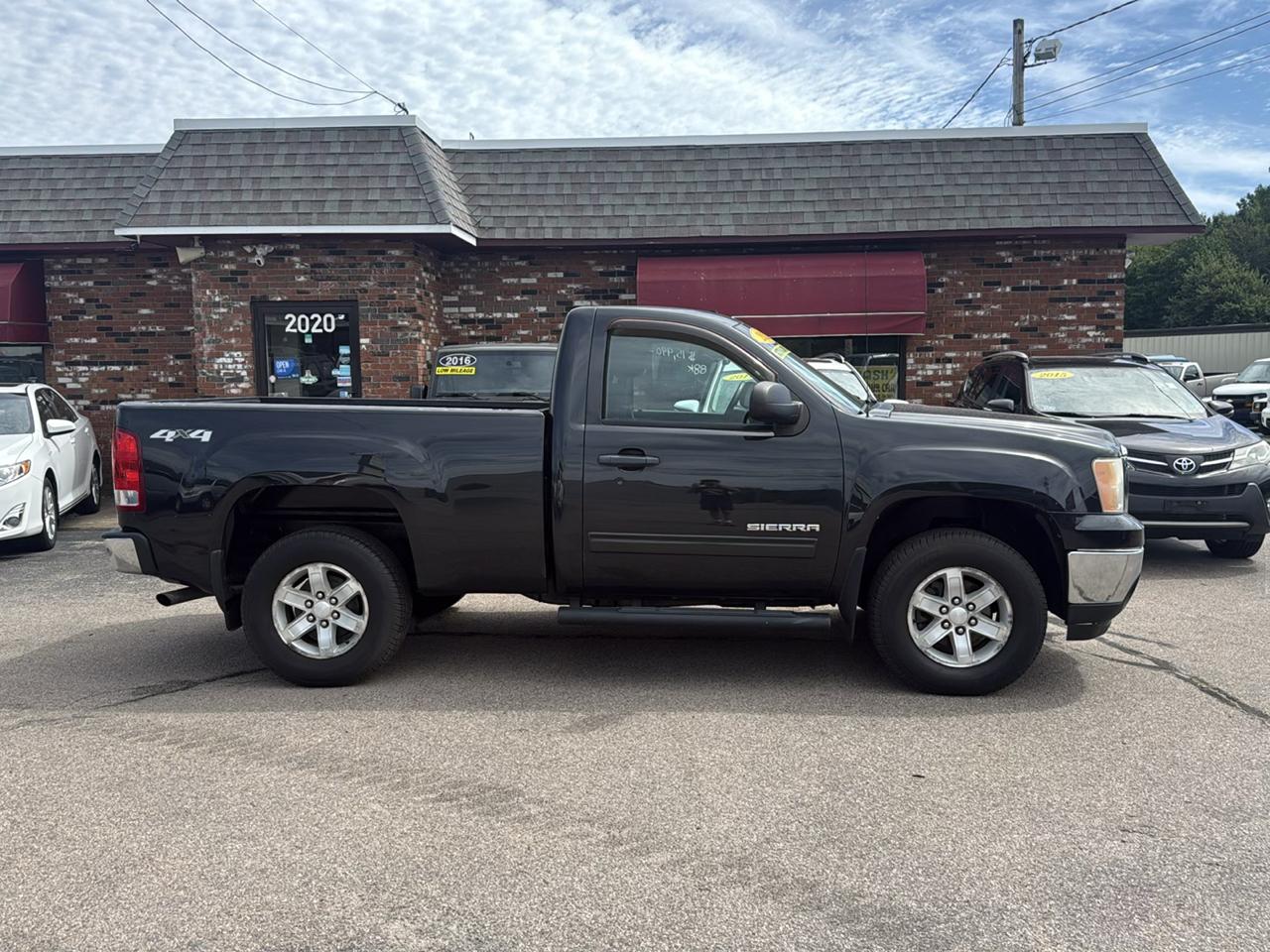 GMC Sierra 1500 4WD Reg Cab 119.0" SLE 2012