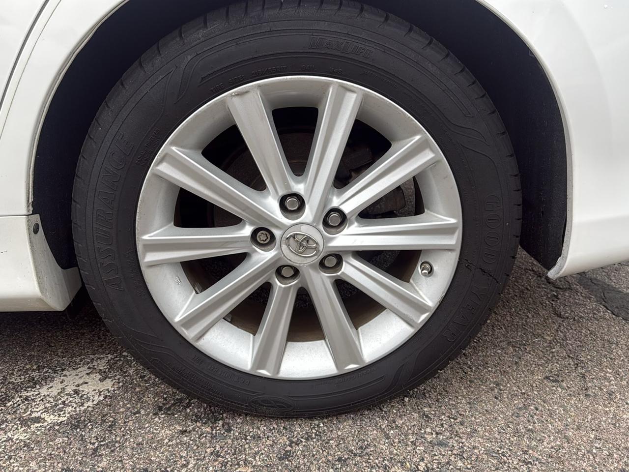 Toyota Camry Hybrid XLE 2013