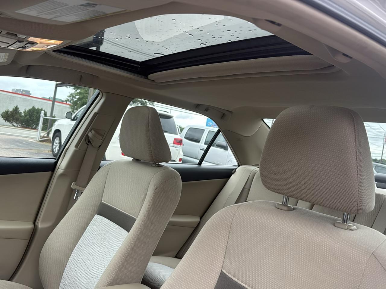 Toyota Camry Hybrid XLE 2013