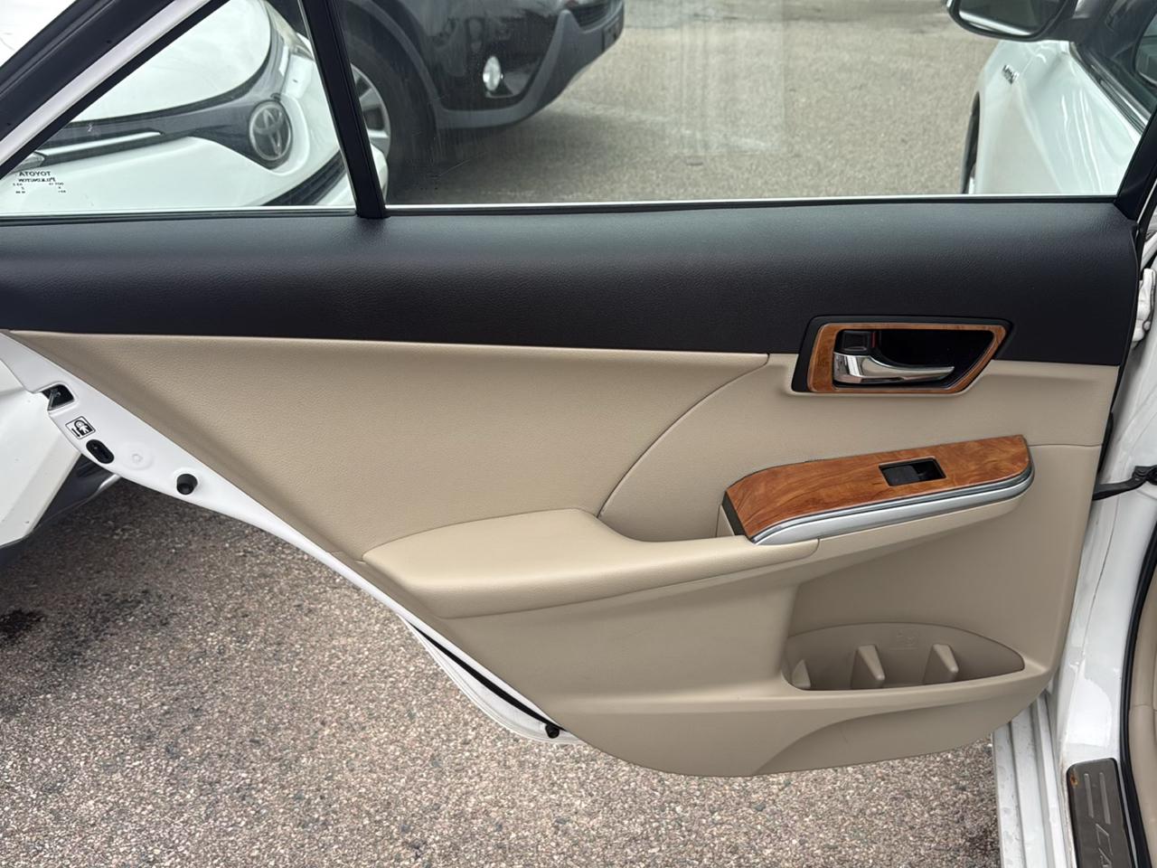 Toyota Camry Hybrid XLE 2013