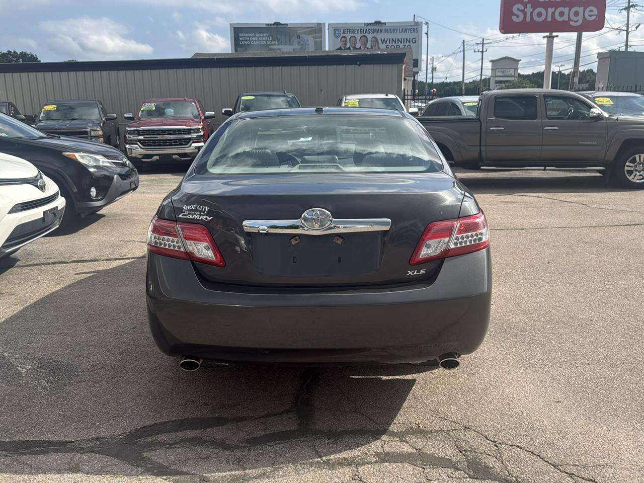 Toyota Camry XLE V6 6-Spd AT 2011