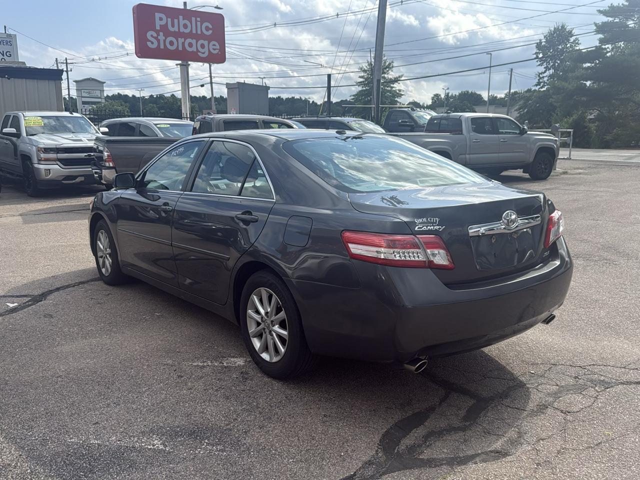 Toyota Camry XLE V6 6-Spd AT 2011
