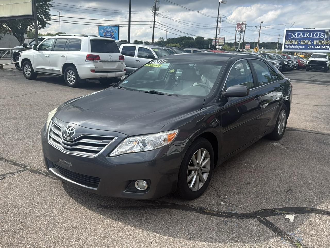 Toyota Camry XLE V6 6-Spd AT 2011