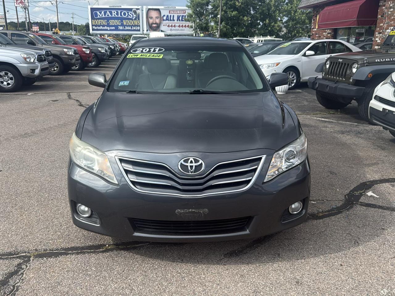 Toyota Camry XLE V6 6-Spd AT 2011