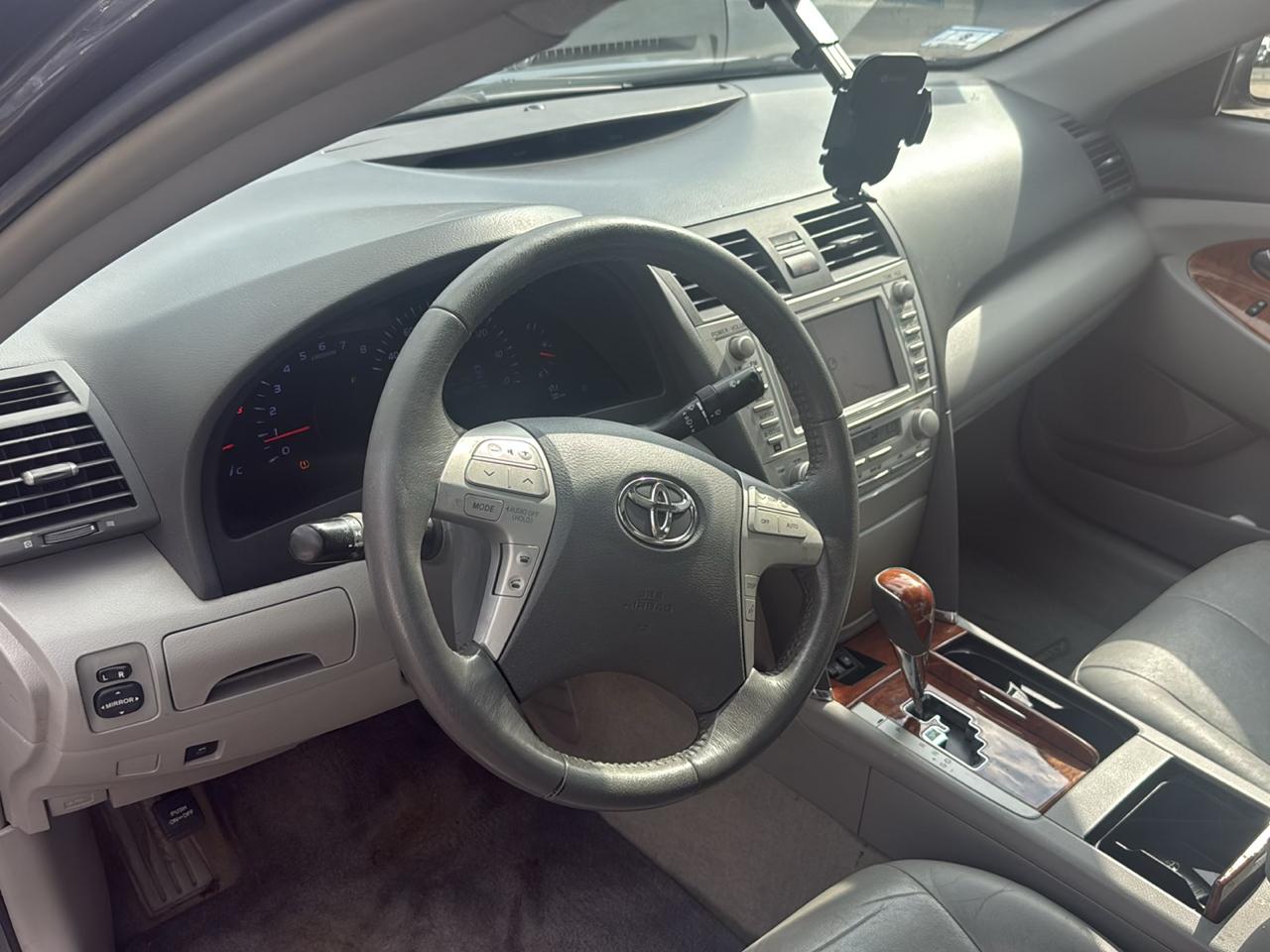 Toyota Camry XLE V6 6-Spd AT 2011